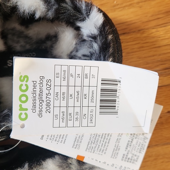 NWT Crocs Black and White Disco Glitter Fuzzy Clogs M6/W8 - Picture 2 of 6